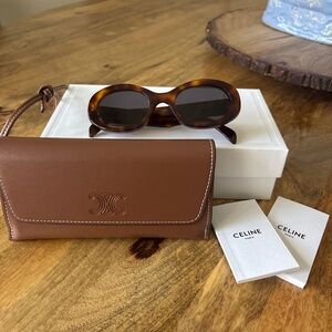Never Worn Before Celine Triomphe CL40194U Sunglasses Women